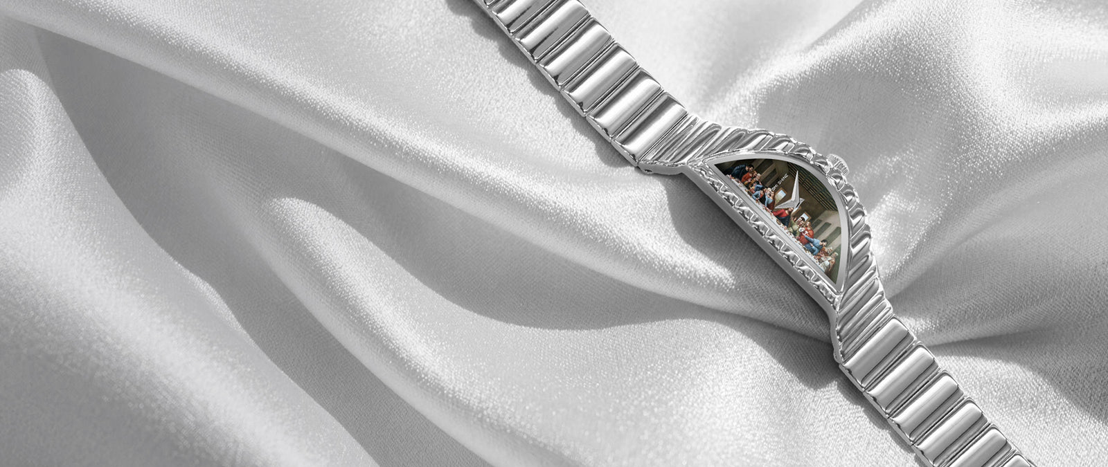 FIRST QUARTER CLASSIC WATCH details